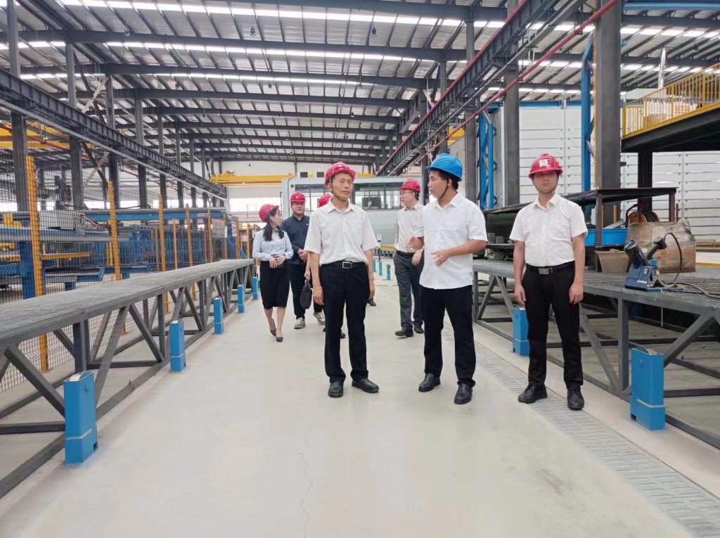 考察参观先进装配式建筑PC构件生产线